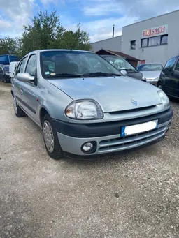 CLIO 1,4 75cv RXE avec 106000 kms