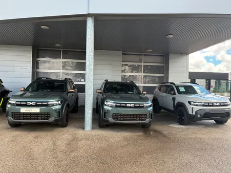 DACIA DUSTER HYBRID-G 150 cv 4X4 EXTREME - Pack City - Pack Cold - Pack Techno NEUF Disponible