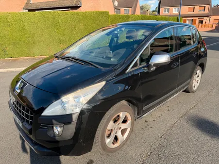 Peugeot 3008 toit panoramique 1.6 HDI 112cv ct ok garantie