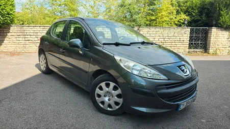 Peugeot 207 1.4 HDI 68CH aucun frais à prévoir