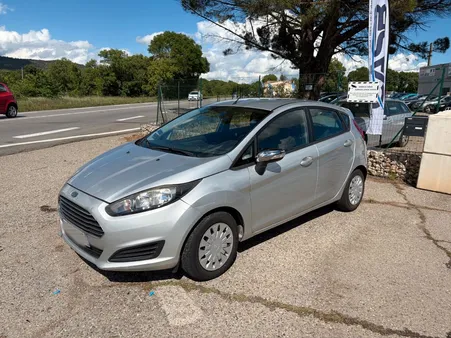 Ford fiesta 1.6 tdci 95 cv / 5 portes / embrayage neuf / distrib neuve / garantie