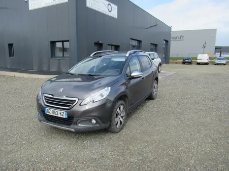 Superbe voiture a papy peugeot 2008 82cv faible kms