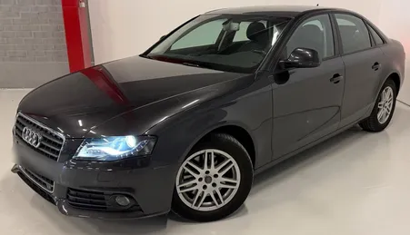 Audi A4 III 2.0 TDI 140ch Ambition Luxe Garantie 12 Mois Sièges Cuir Chauffants / Climatisation / GPS / Radar de Stationnement / Régulateur de Vitesse / Rétroviseurs Rabattables