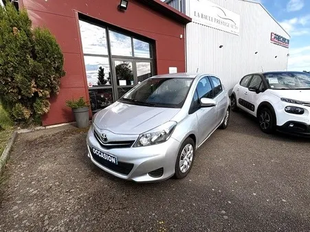 TOYOTA YARIS 100 VVTI Style