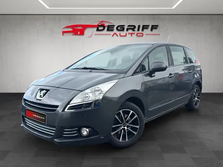 PEUGEOT 5008 1.6 e-HDi 115ch FAP BMP6 BLUE LION Série Spéciale Family 7pl