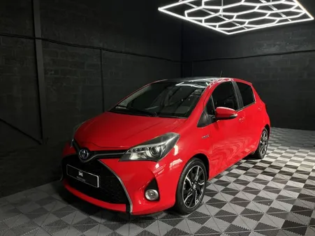Toyota Yaris III HSD 100h Collection 5p