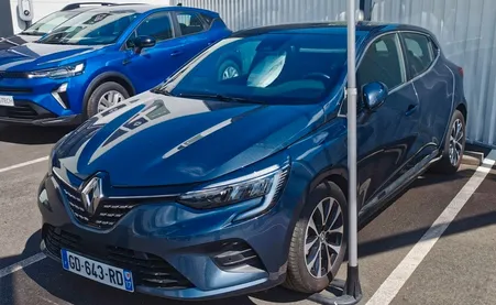 Clio v e-tech full hybrid 140 intens