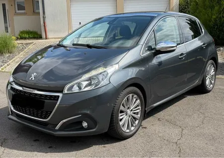 Peugeot 208 1,6 Hdi 100 cv finition allure 1 er main