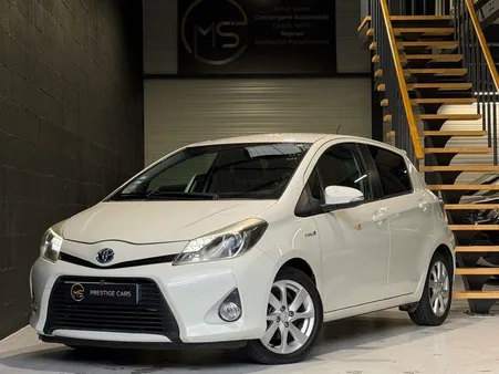 Toyota Yaris Hybride Dynamic 1.5 VVT-i 101h – Hybride – Automatique E-CVT – 2012
