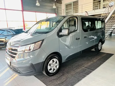 Renault trafic spaceclass l2 h1 9 places 2,0 dci 150 gps apple carplay feux full led park pilot 2 portes coulissantes regulateur limiteur tva recuperable excellent etat