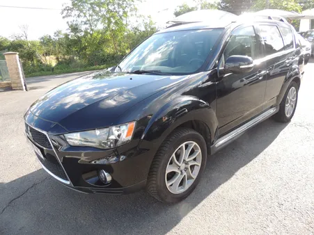 Outlander 2.2 DI-D Instyle 4WD
