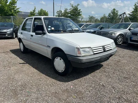 Peugeot 205 / dans l’état 130000km