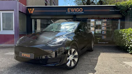 Model 490 TESLA Model Y d'occasion à Décines-Charpieu : 1 annonce disponible ...