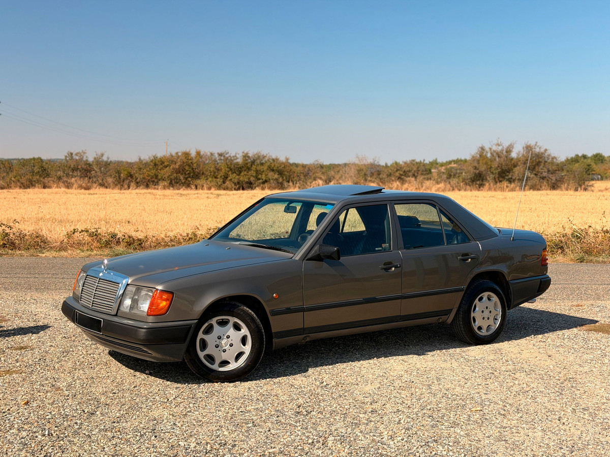 Mercedes-Benz 300