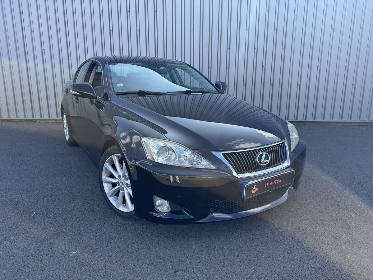 Lexus IS