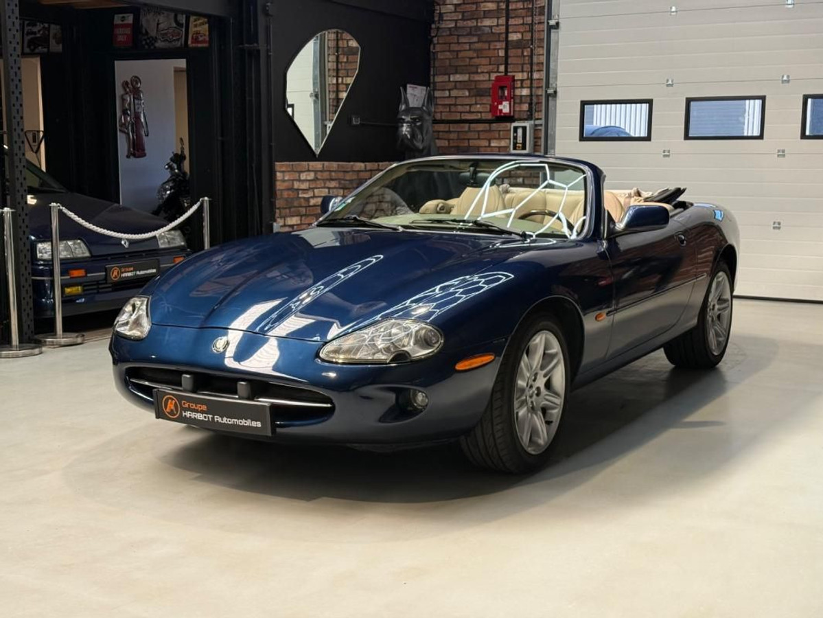 Jaguar XK8