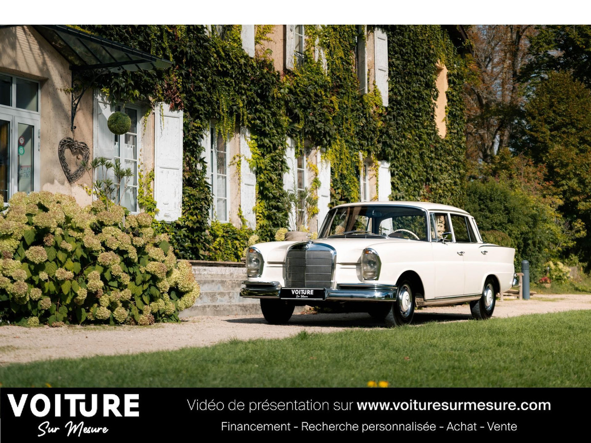 Mercedes-Benz 230