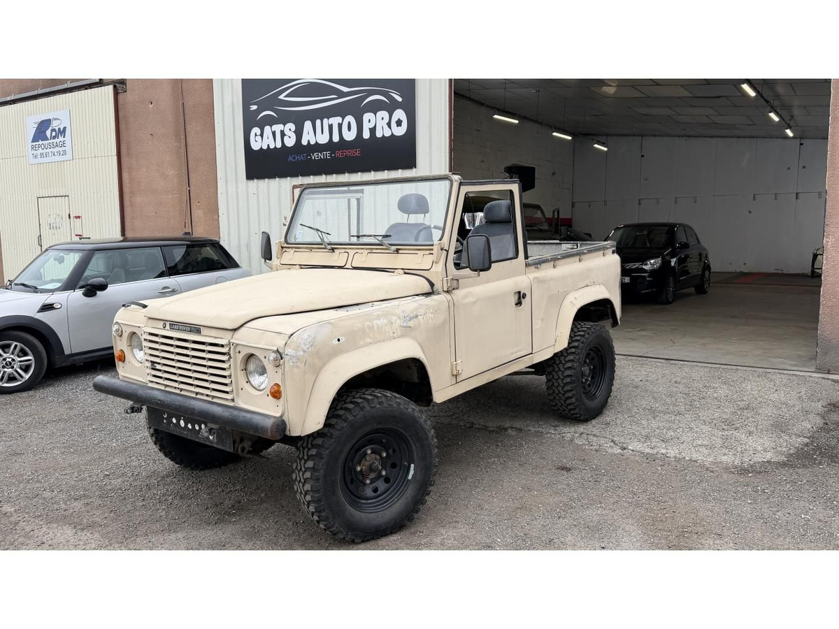 Land-Rover Defender