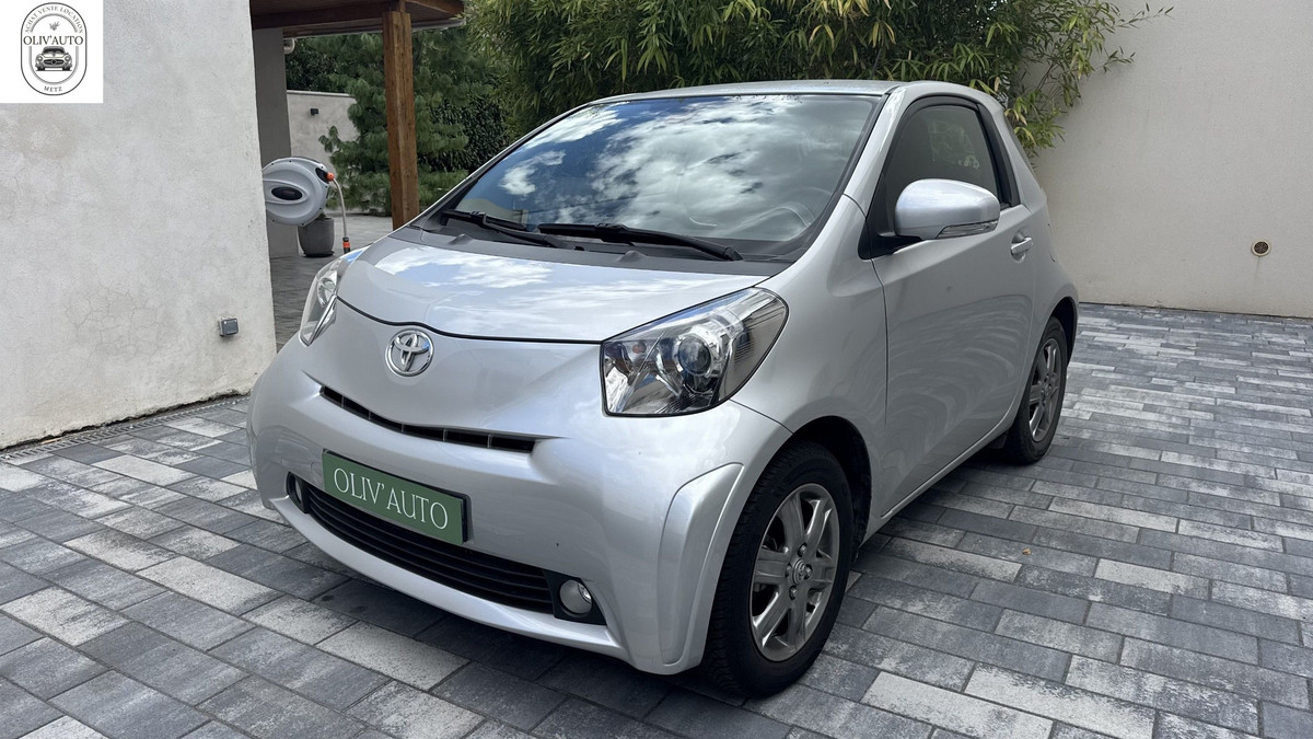 Toyota iQ