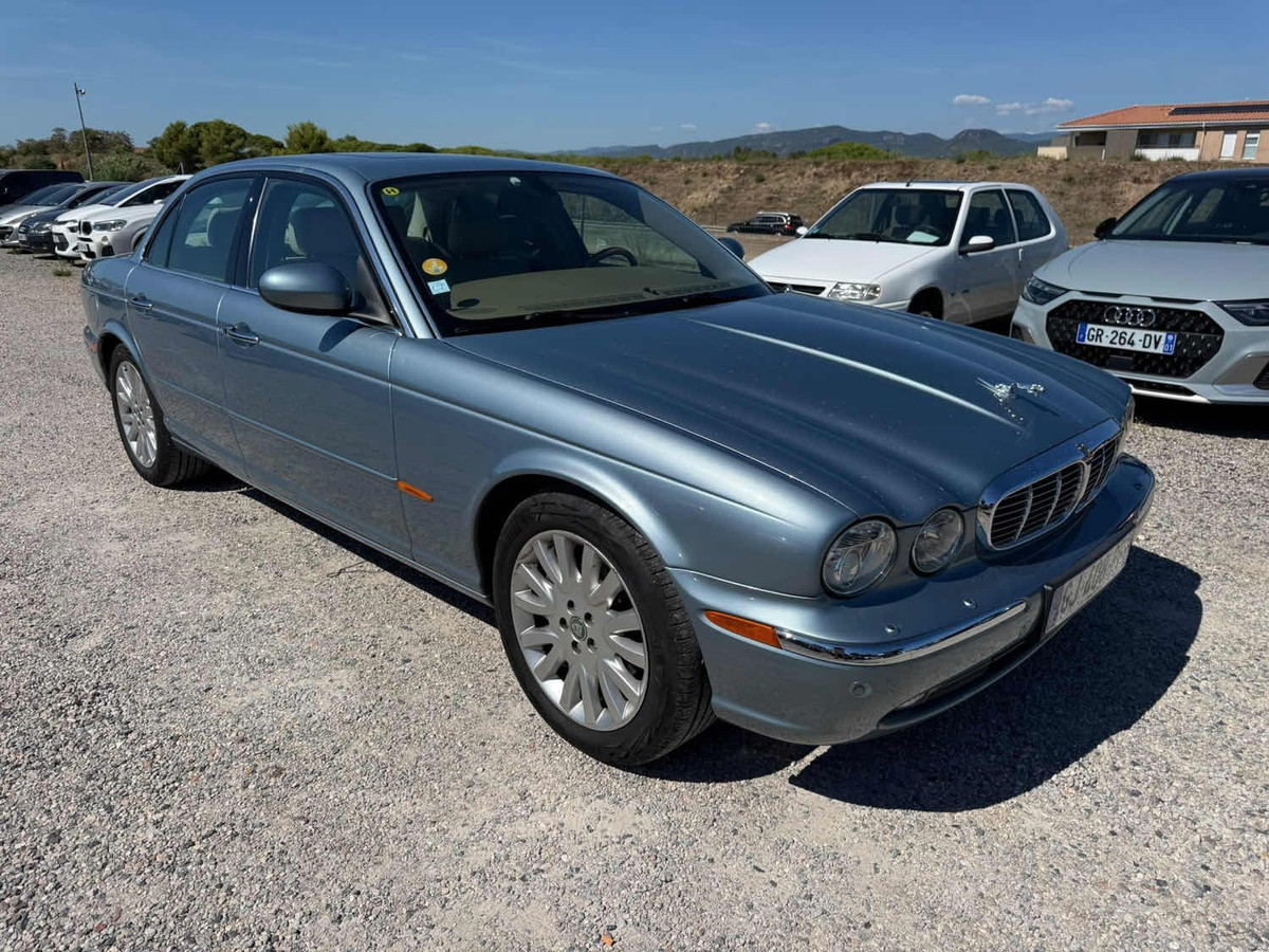 Jaguar XJ