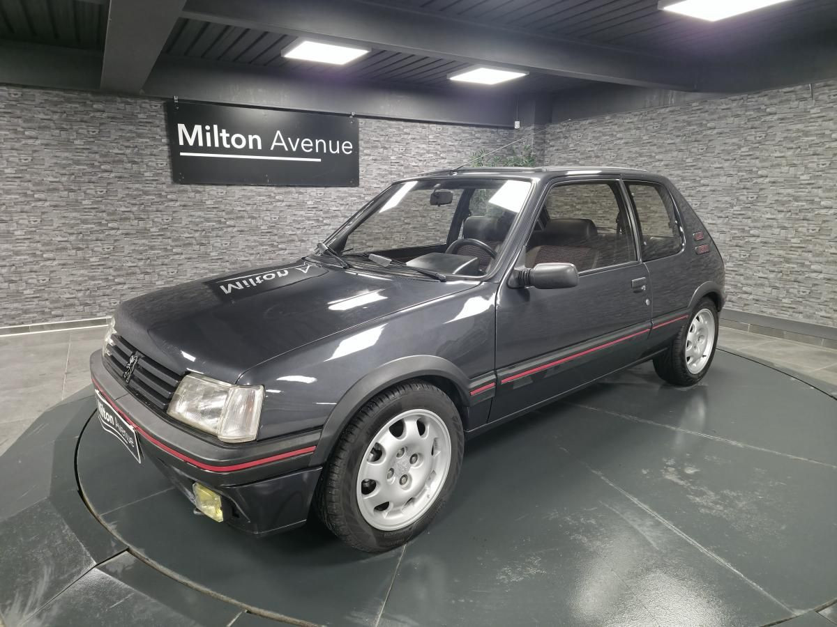 Peugeot 205