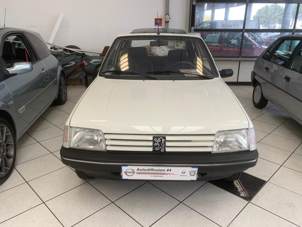 Peugeot 205