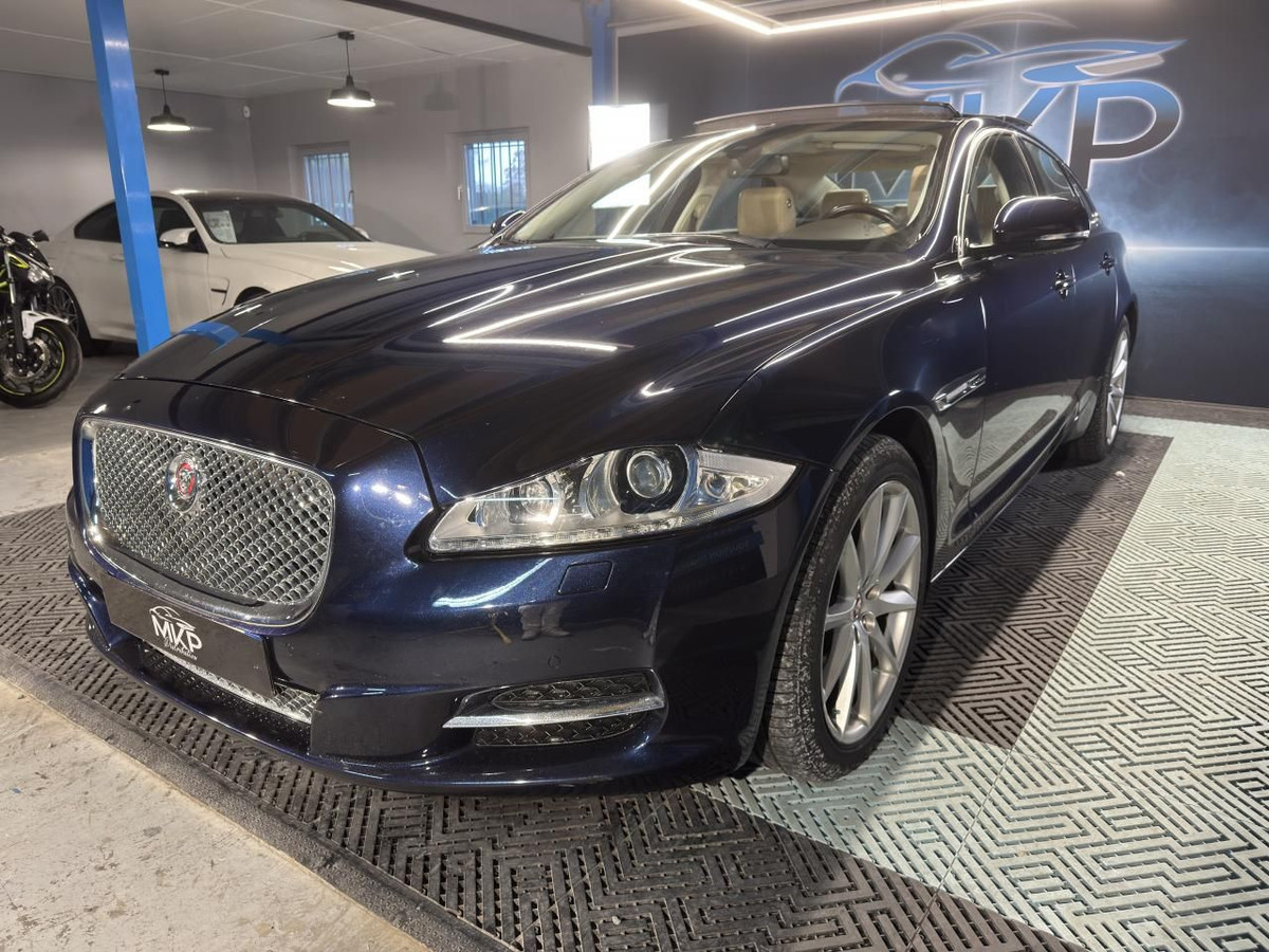 Jaguar XJ