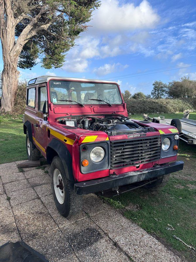 Land-Rover Defender