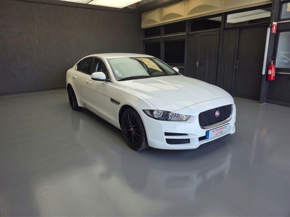 Jaguar XE
