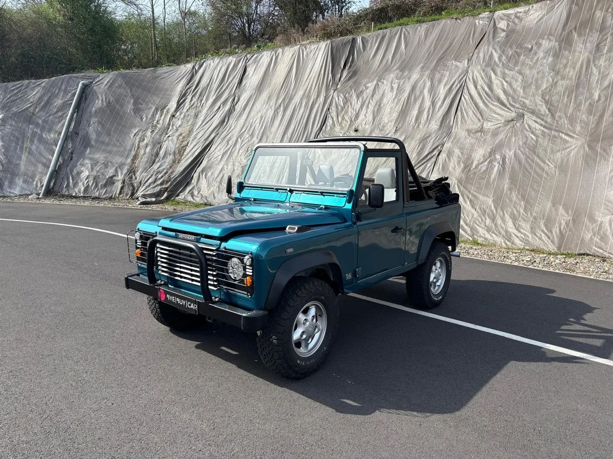 Land-Rover Defender