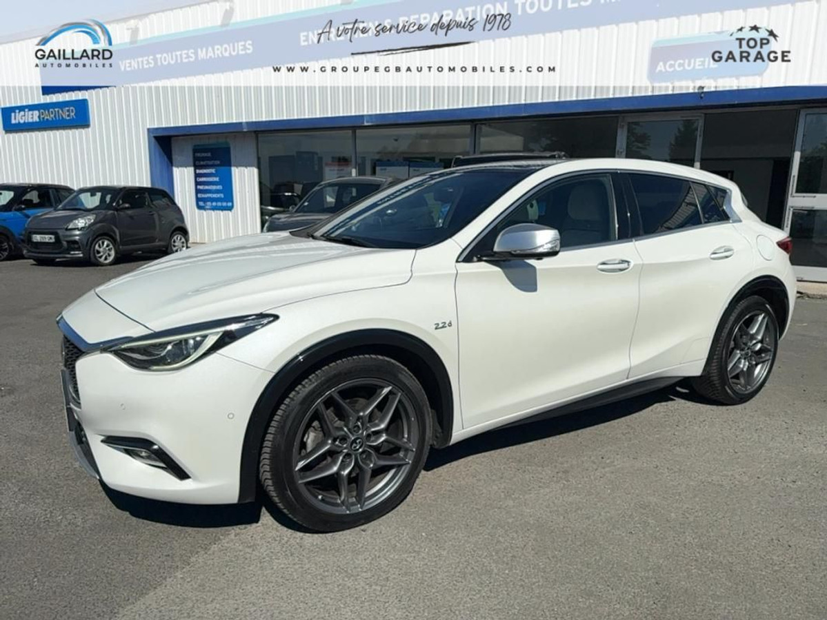 Infiniti Q30